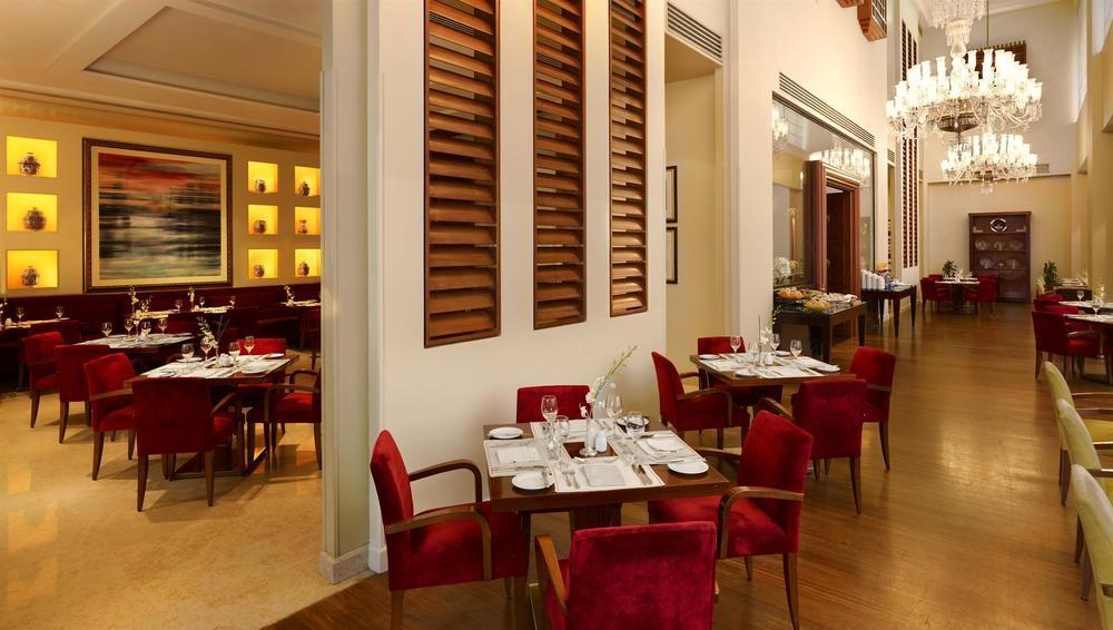 Le Meridien Al Khobar Exterior photo The restaurant