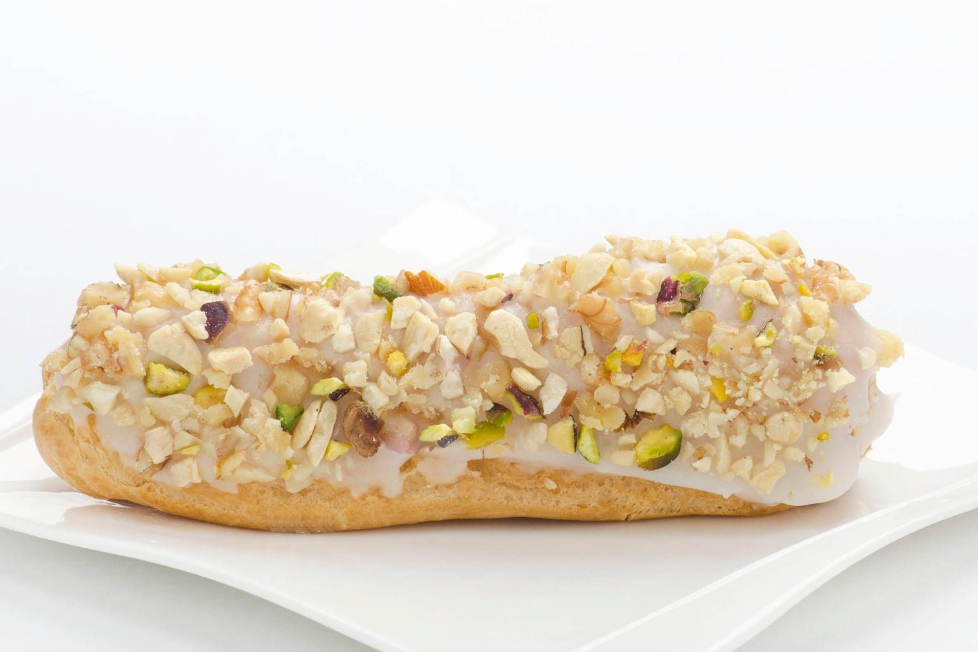 Le Meridien Al Khobar Exterior photo A traditional Italian pastry
