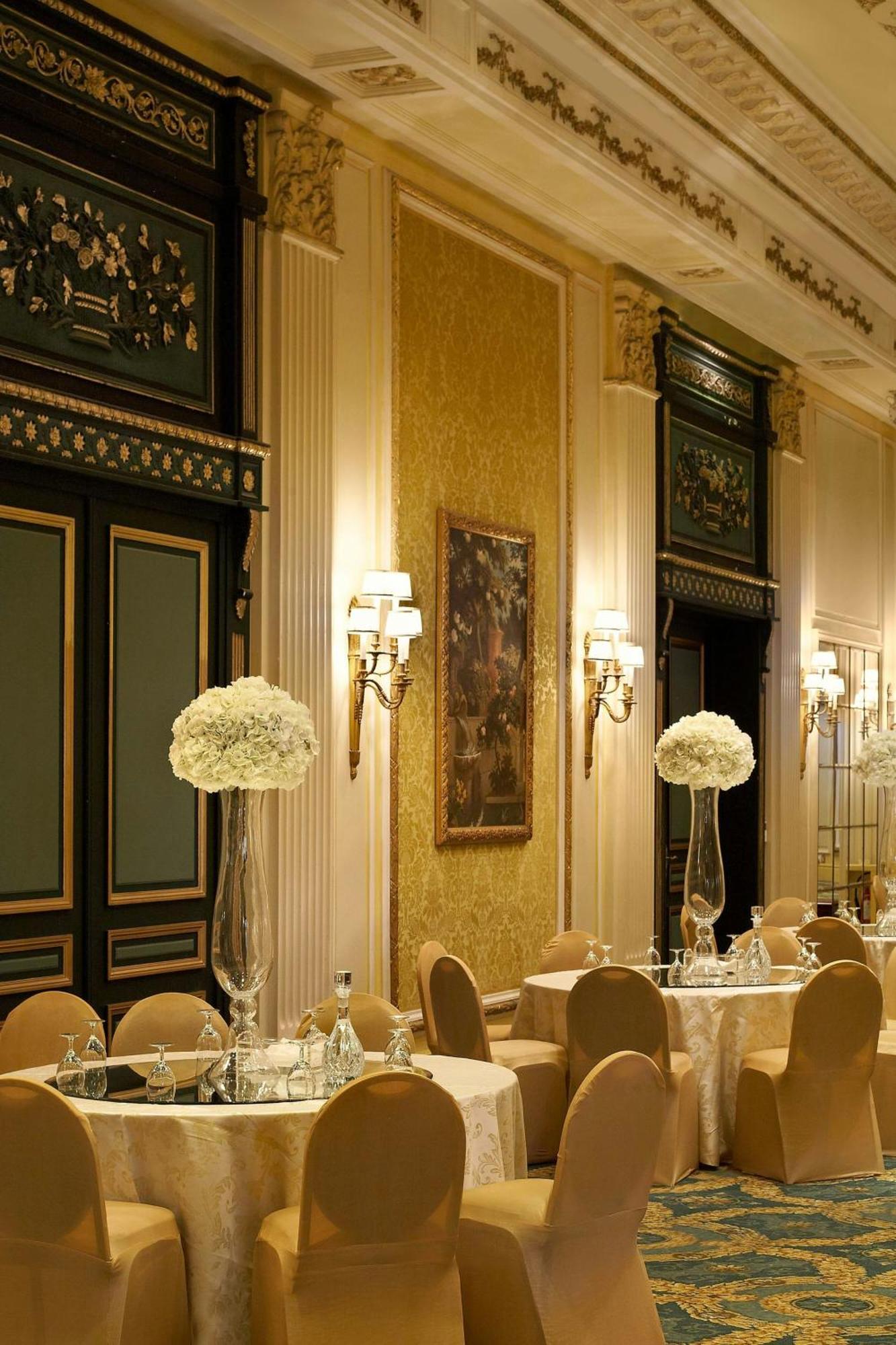 Le Meridien Al Khobar Exterior photo The interior of the restaurant