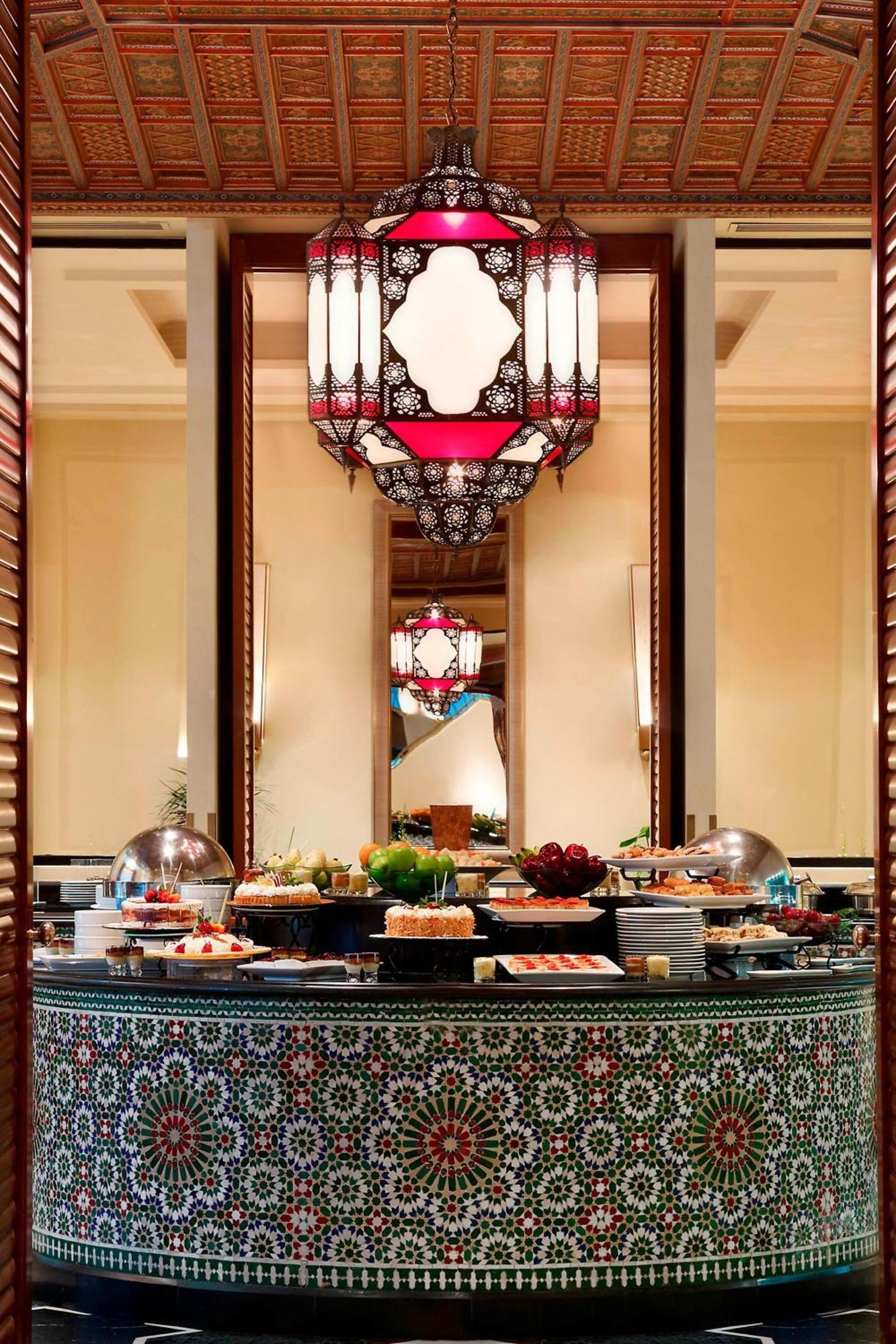 Le Meridien Al Khobar Exterior photo A buffet at a hotel