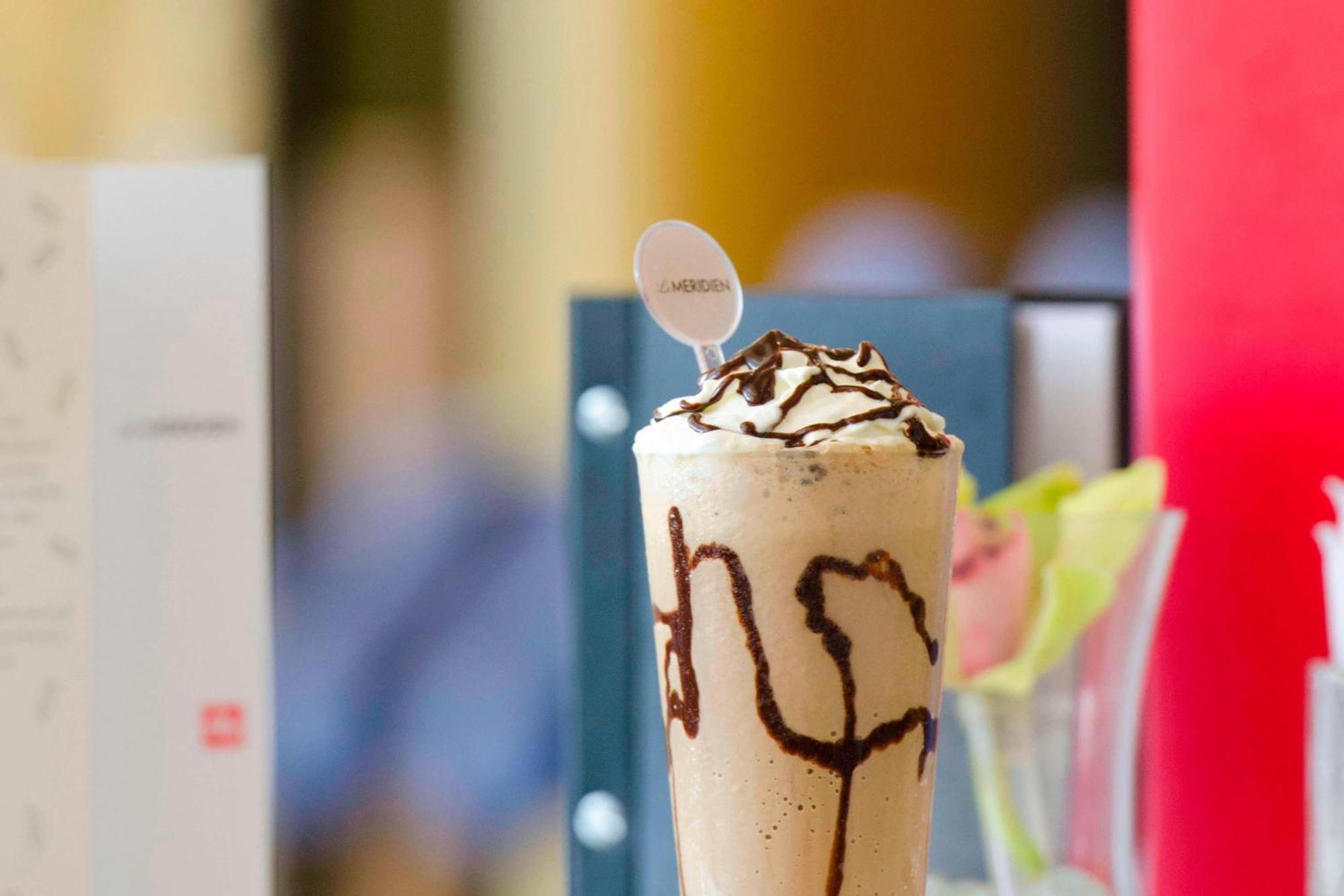 Le Meridien Al Khobar Exterior photo A coffee frappe