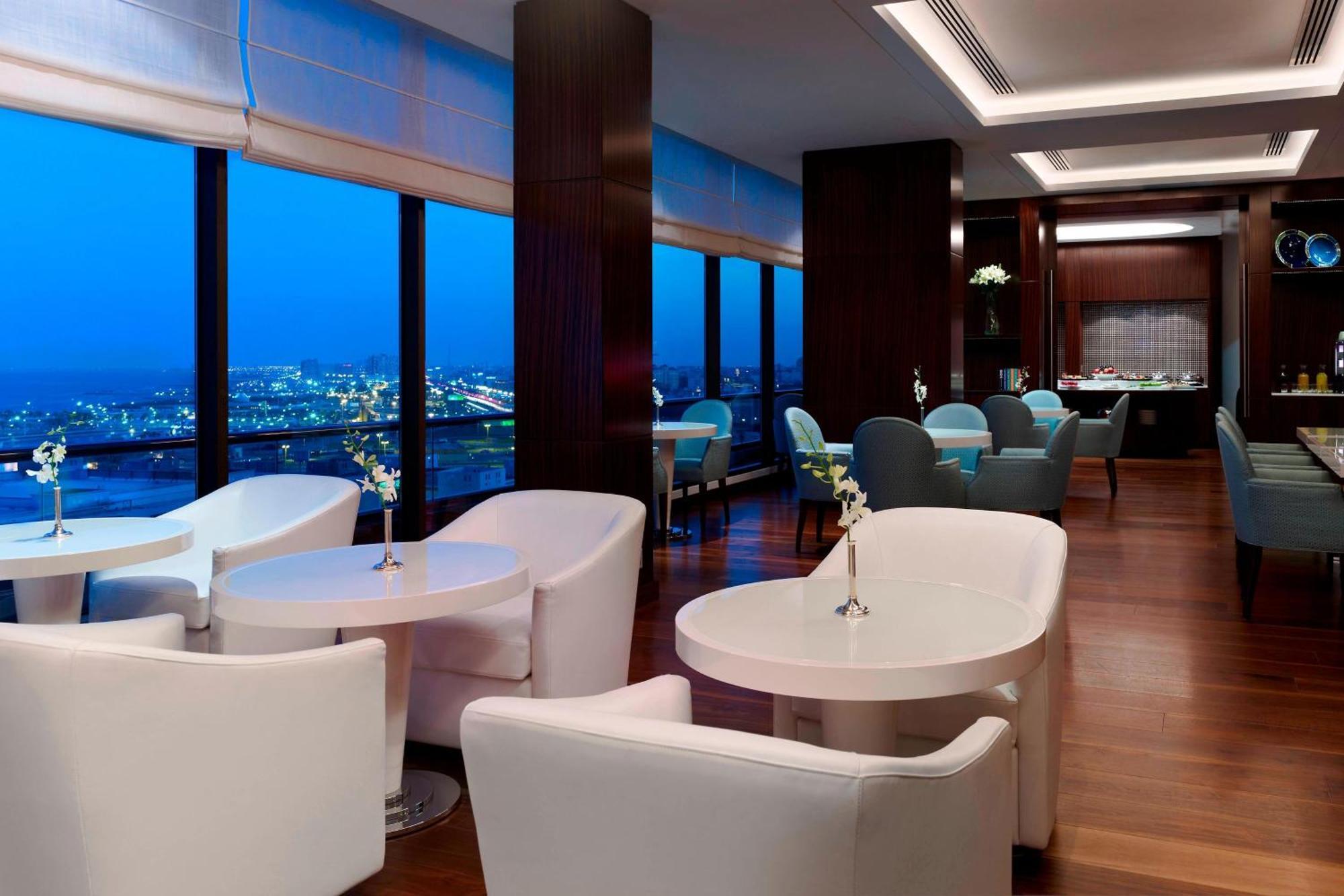 Le Meridien Al Khobar Exterior photo Club Lounge at the 36th floor